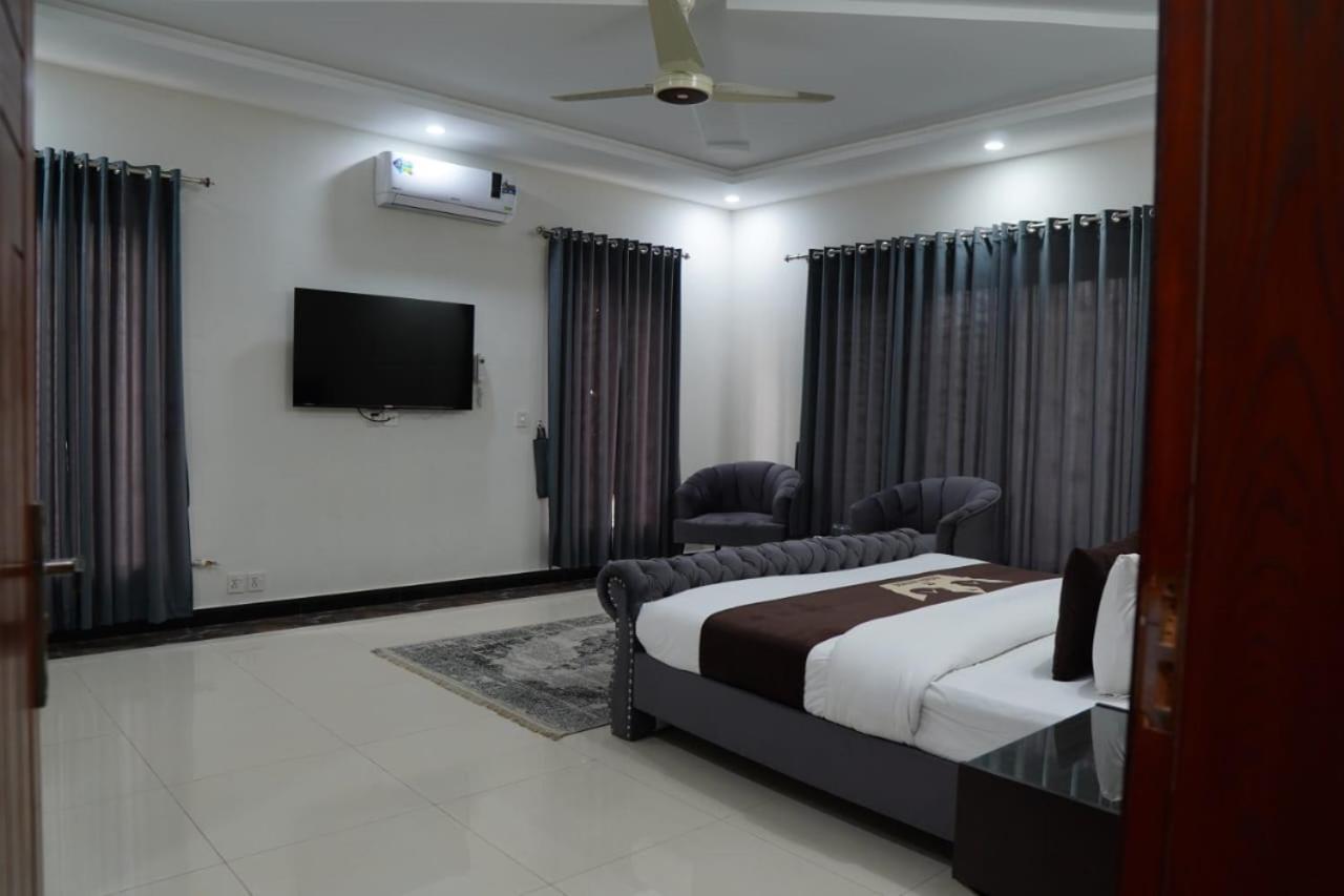 Bed and Breakfast Grand Royal Islamabad Exterior foto