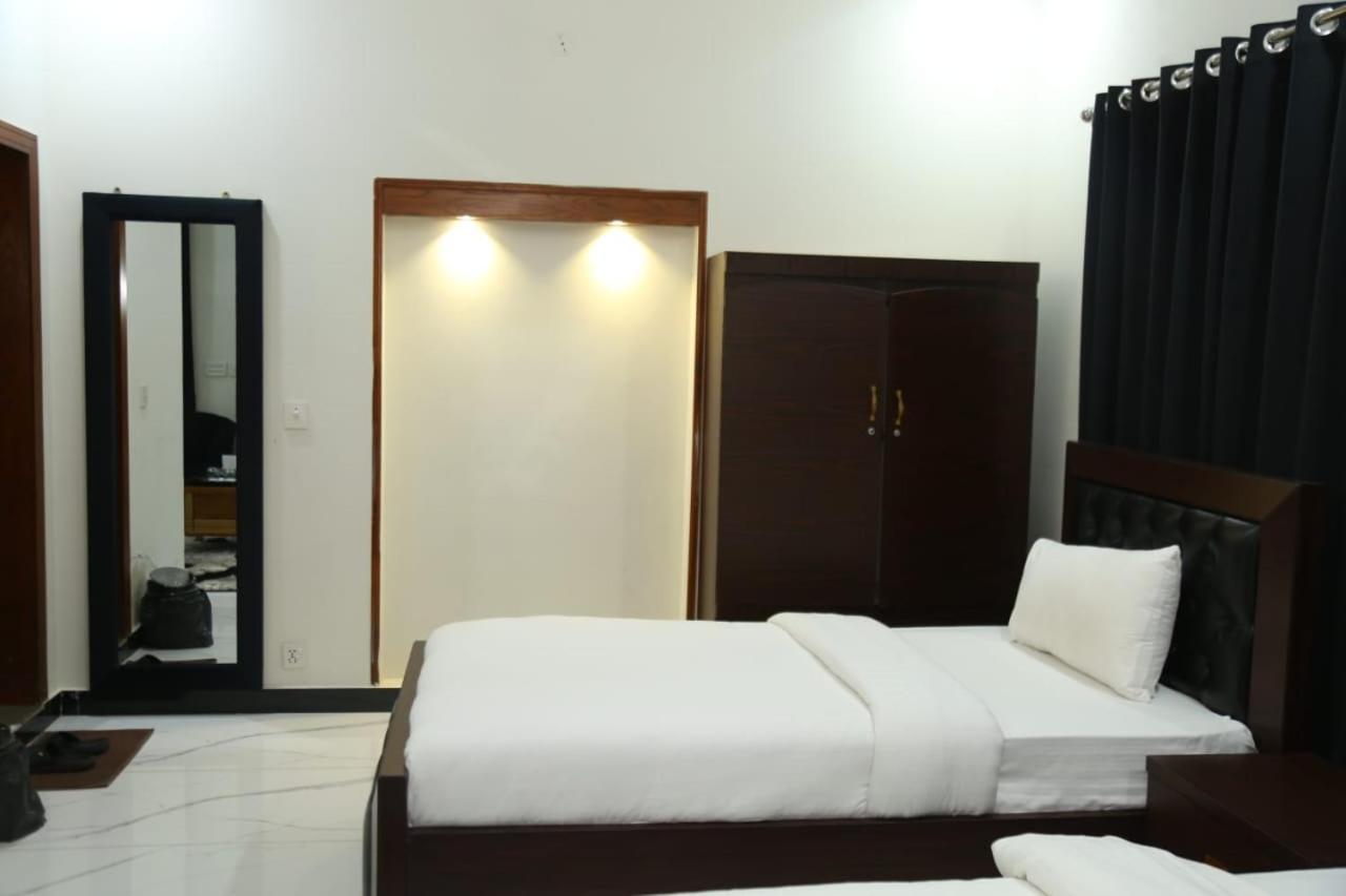Bed and Breakfast Grand Royal Islamabad Exterior foto